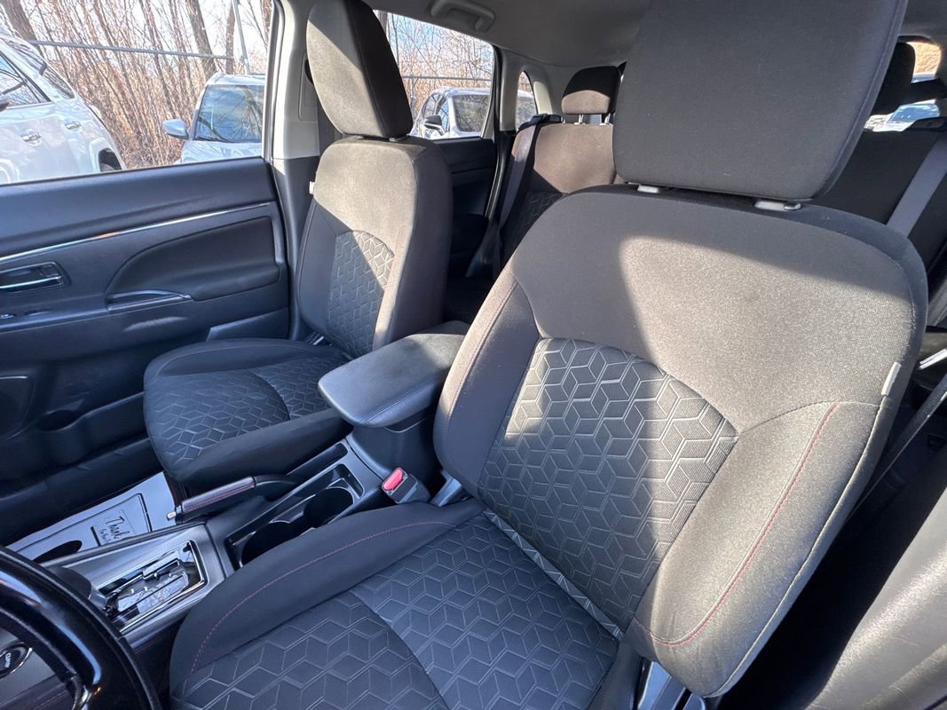 Used 2024 Mitsubishi Outlander Sport SE image 16