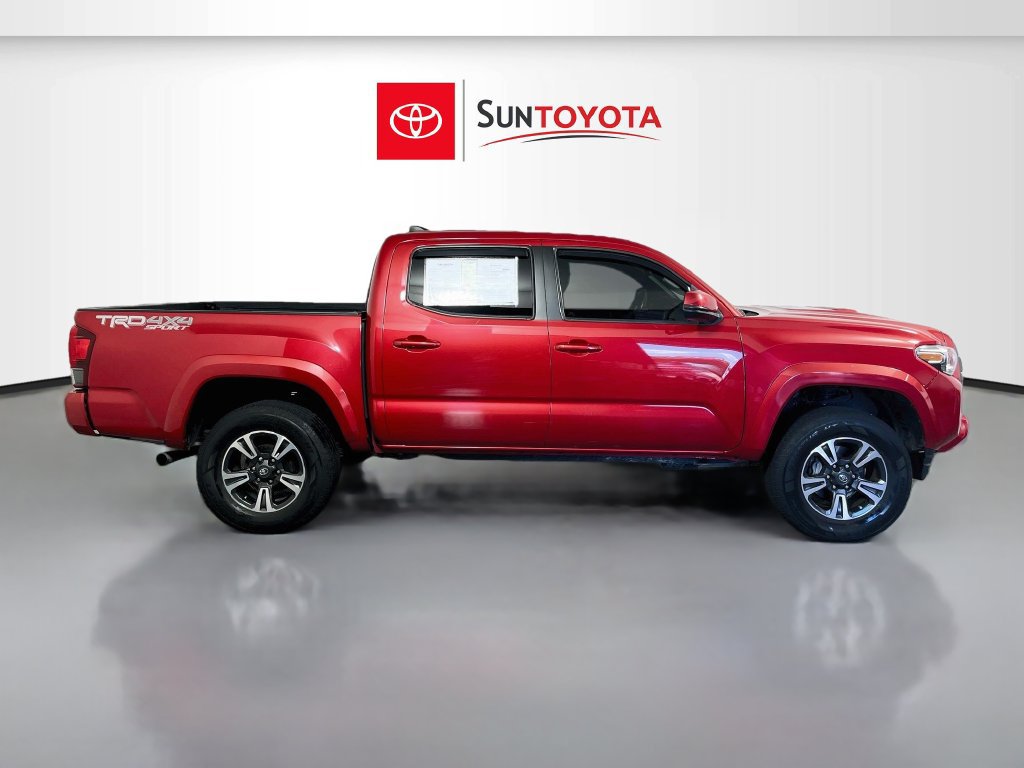 Used 2019 Toyota Tacoma TRD Sport AWD/4WD image 2