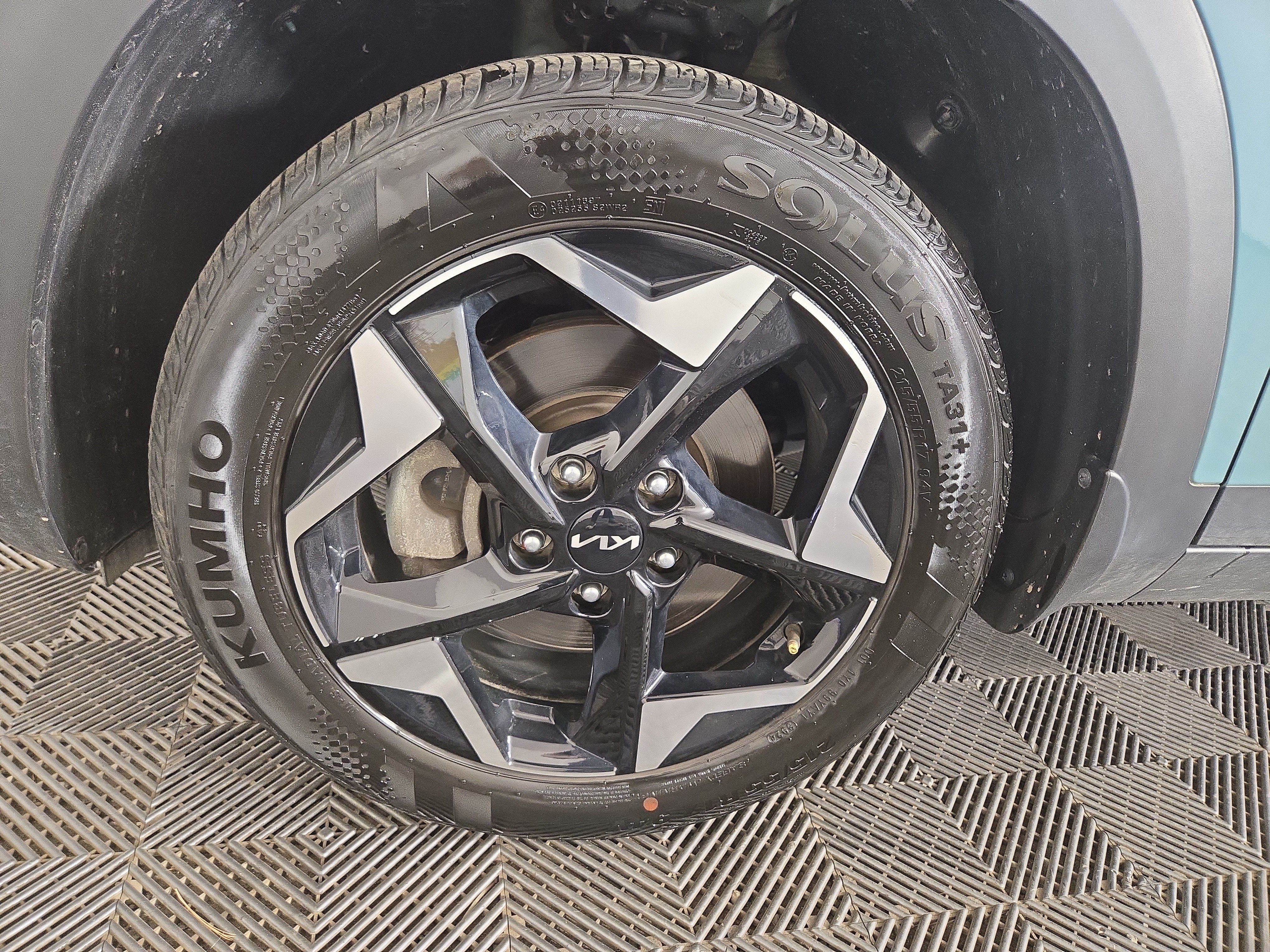 Used 2025 Kia Seltos S AWD/4WD image 34