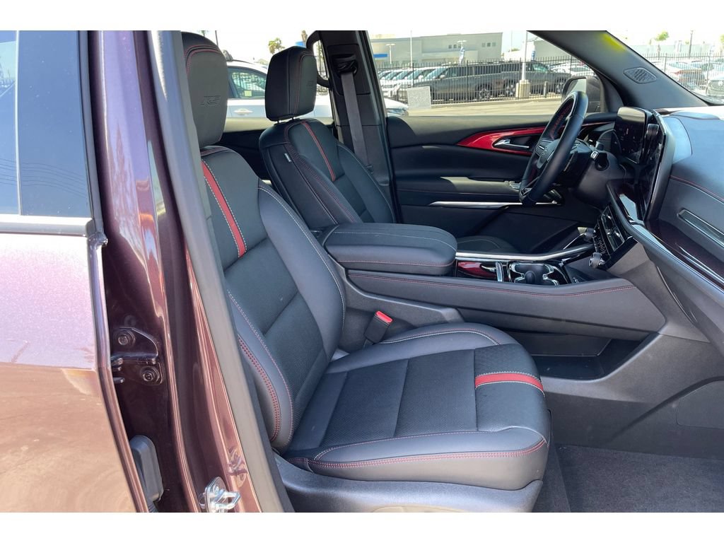 Used 2026 Chevrolet Traverse RS w/ LPO, Cargo Package FWD image 21
