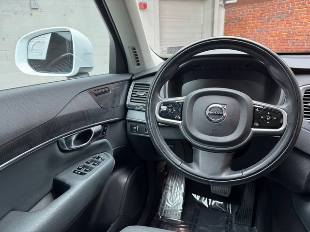 Used 2020 Volvo XC90 T6 Momentum image 14