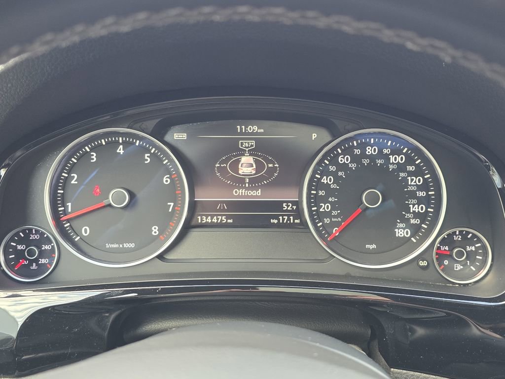Used 2017 Volkswagen Touareg Wolfsburg Edition image 15