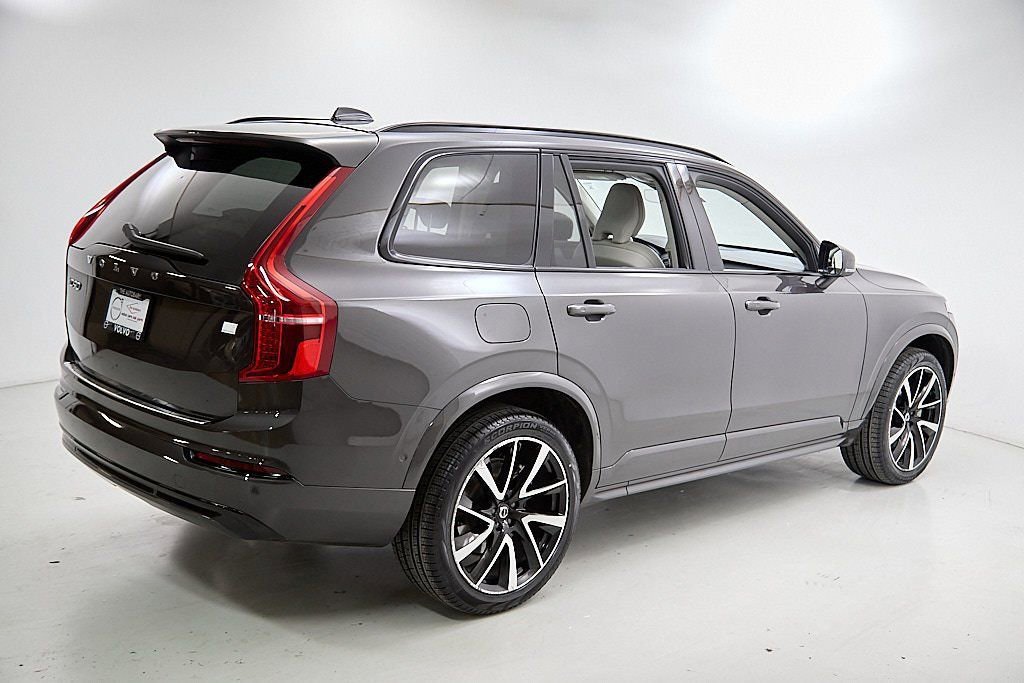 Certified 2023 Volvo XC90 T8 Ultimate image 9