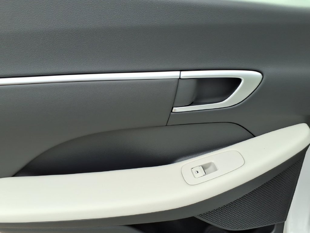 Used 2026 Hyundai Sonata SEL FWD image 9