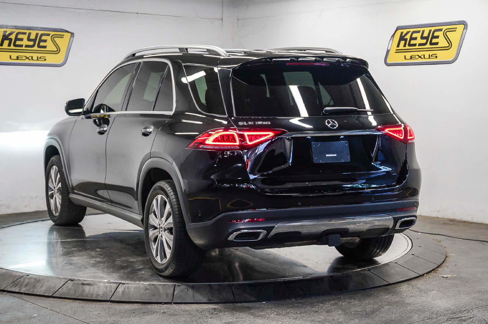 Used 2021 Mercedes-Benz GLE 350 image 2