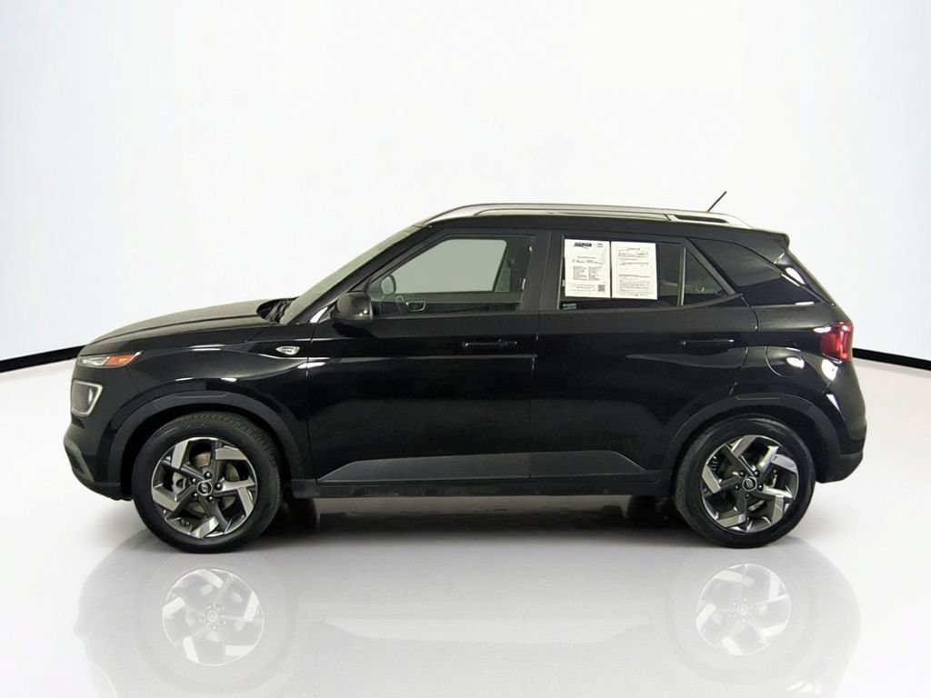 Used 2025 Hyundai Venue SEL FWD image 10
