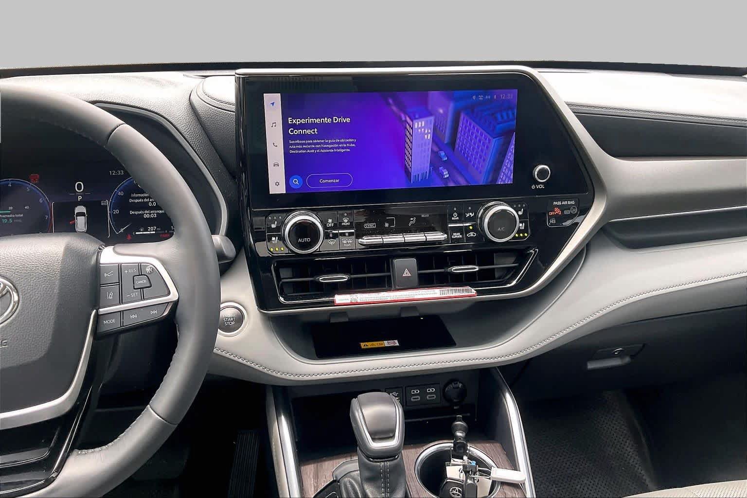 Used 2025 Toyota Highlander Limited FWD image 7