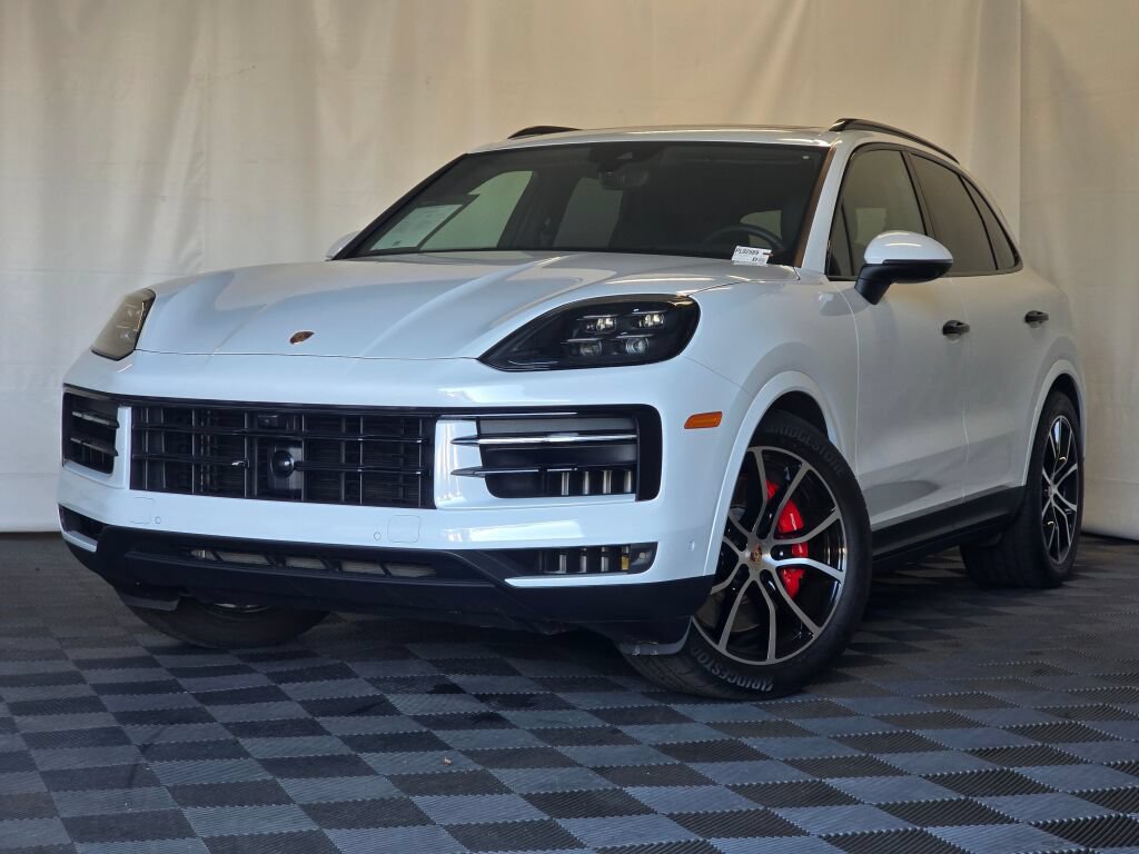Certified 2025 Porsche Cayenne S AWD/4WD image 1