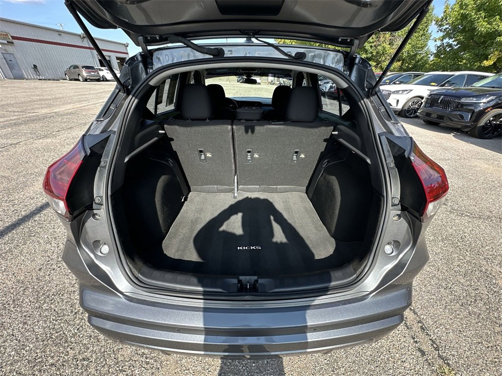 Used 2022 Nissan Kicks S image 22