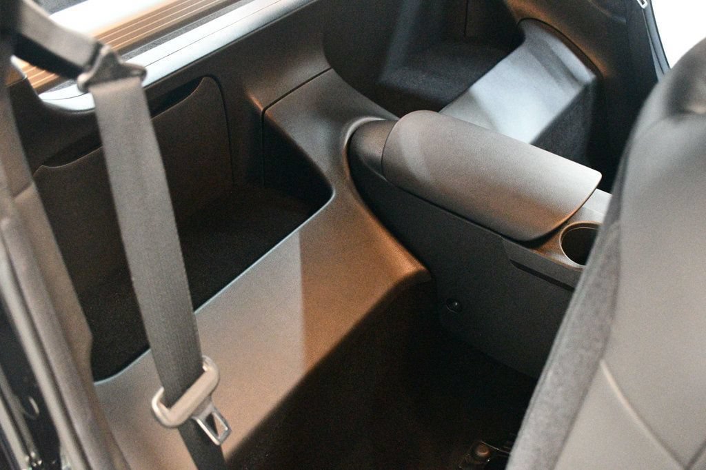 Used 2024 Nissan Z Performance w/ Floor Mat Package RWD image 31
