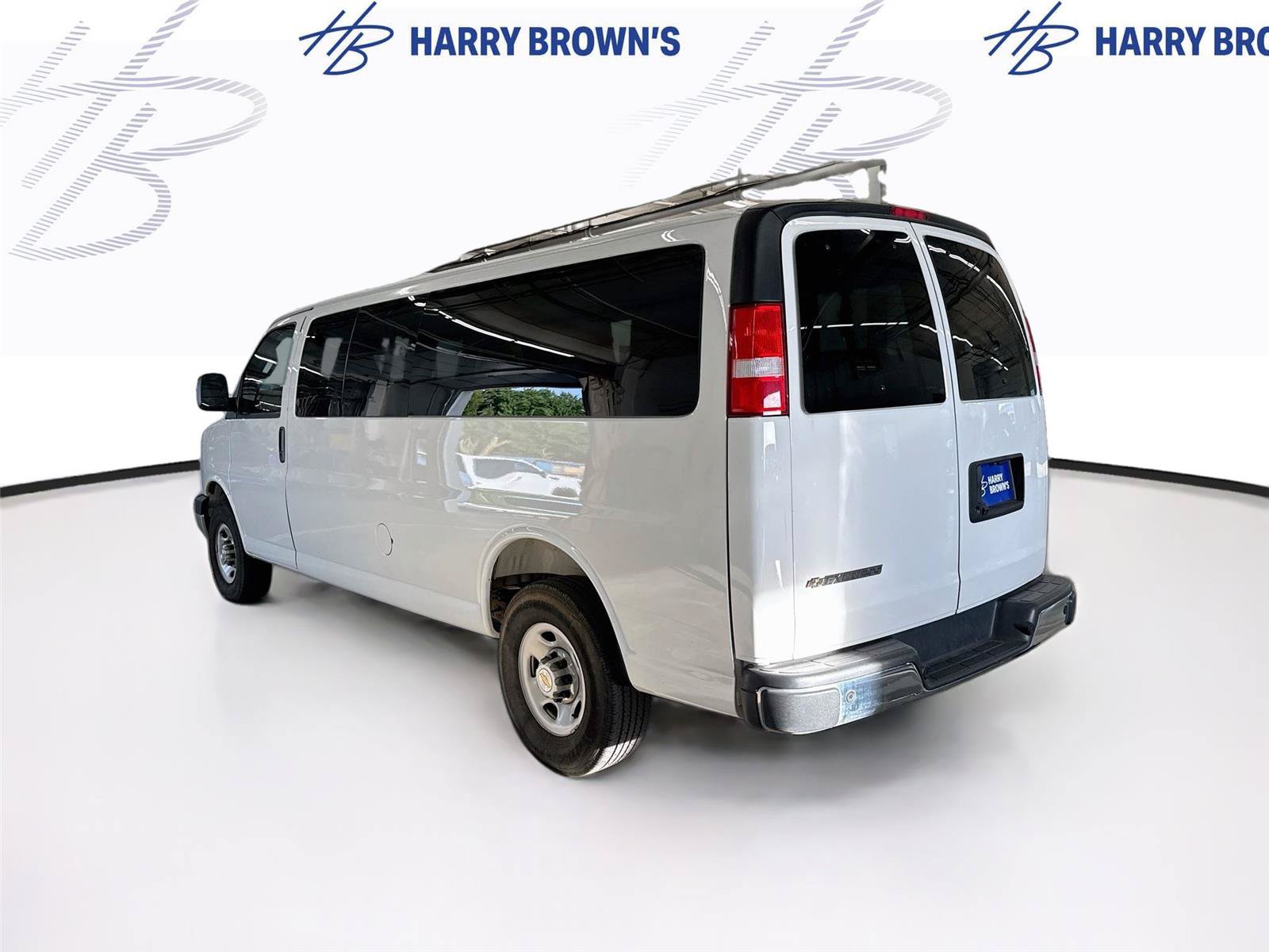 Used 2025 Chevrolet Express 3500 LT w/ LT Preferred Equipment Group RWD image 2