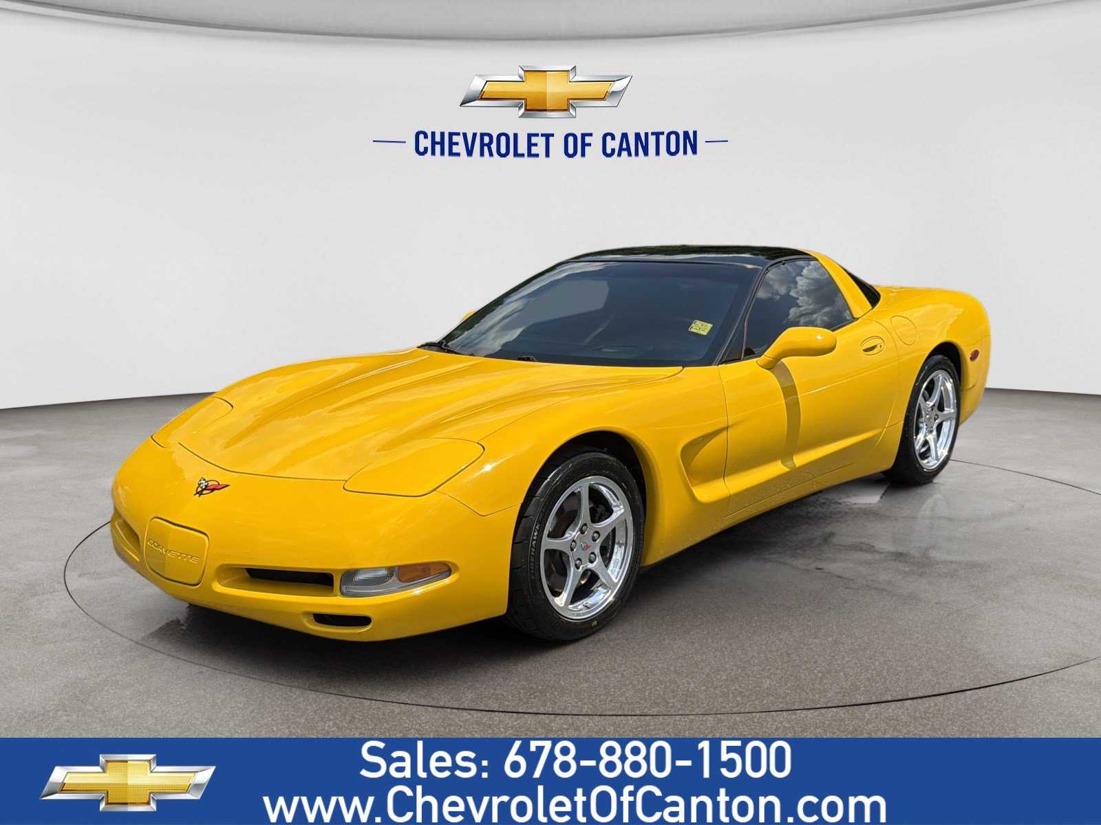 Used 2000 Chevrolet Corvette Coupe w/ Roof Pkg RWD image 1
