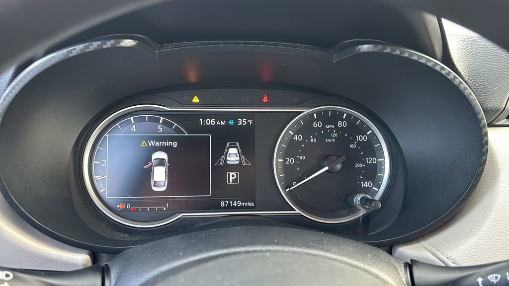 Used 2021 Nissan Versa SV image 16