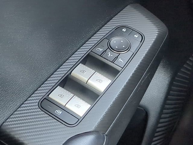 Used 2024 Mitsubishi Outlander SE image 29