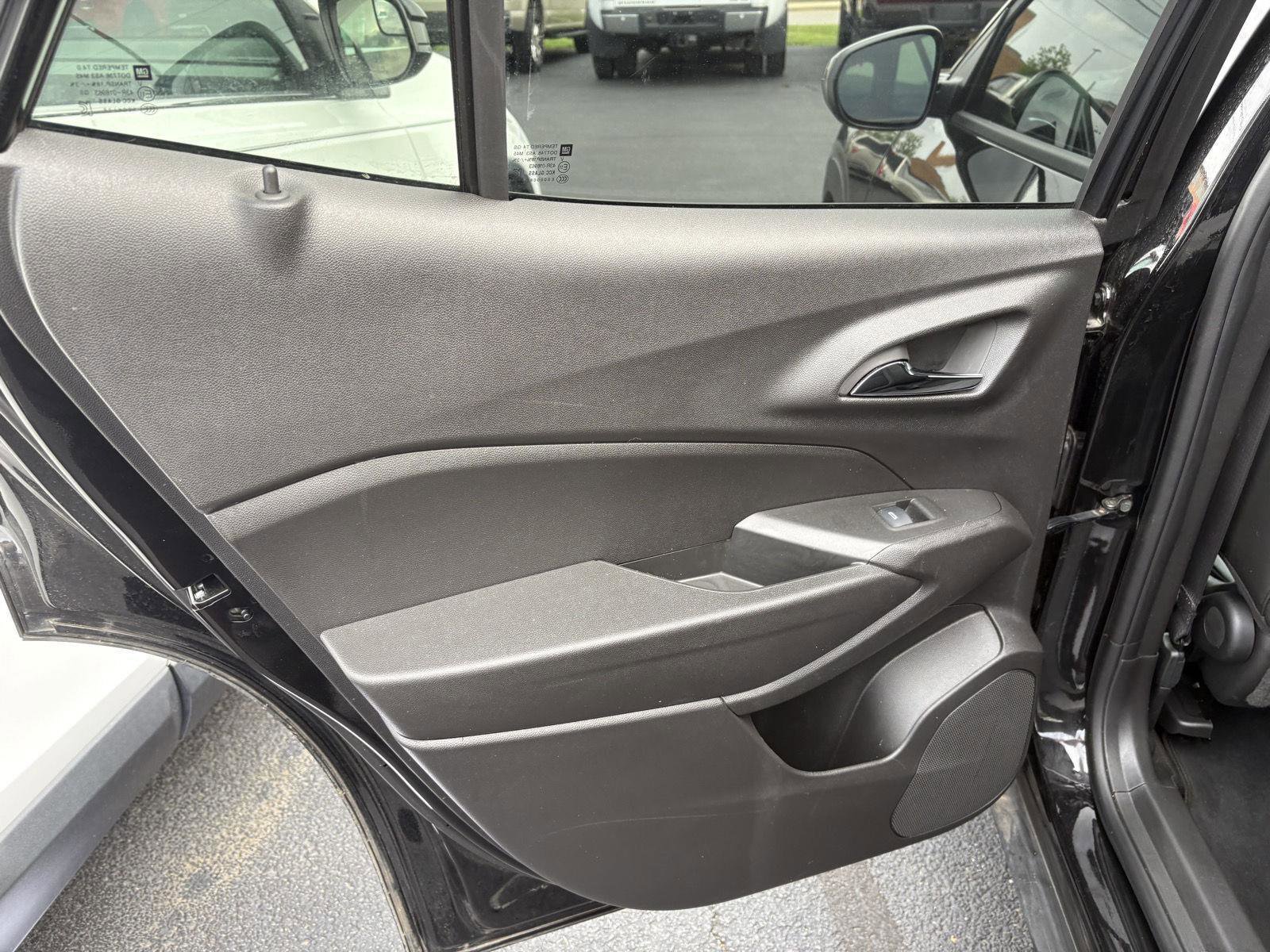 Used 2025 Chevrolet Trax LT w/ Driver Confidence Package image 12