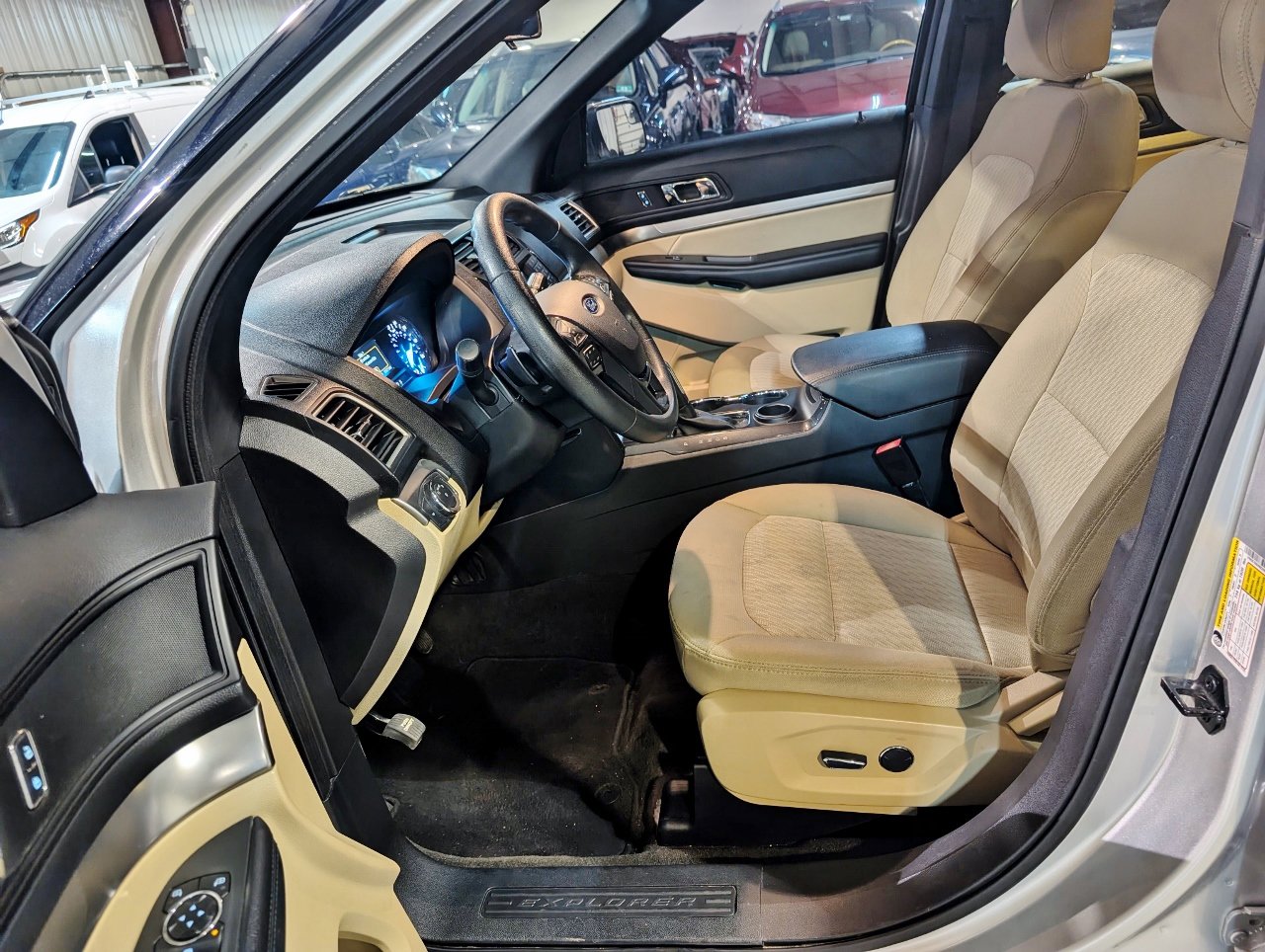 Used 2017 Ford Explorer FWD image 16
