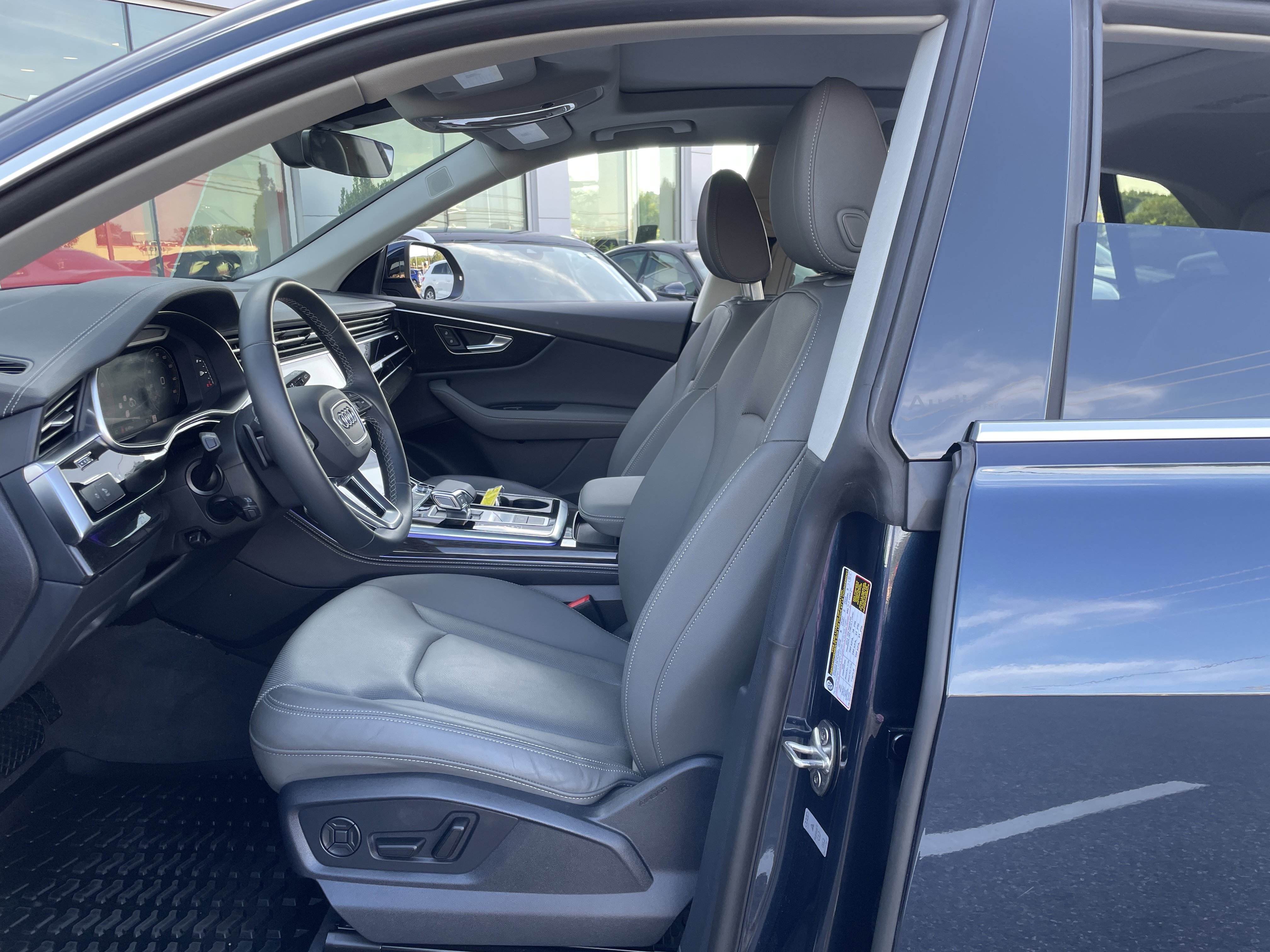 Certified 2025 Audi Q8 Premium Plus image 7