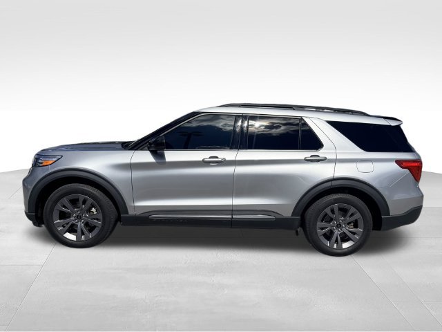 Used 2023 Ford Explorer XLT w/ Equipment Group 202A RWD image 8