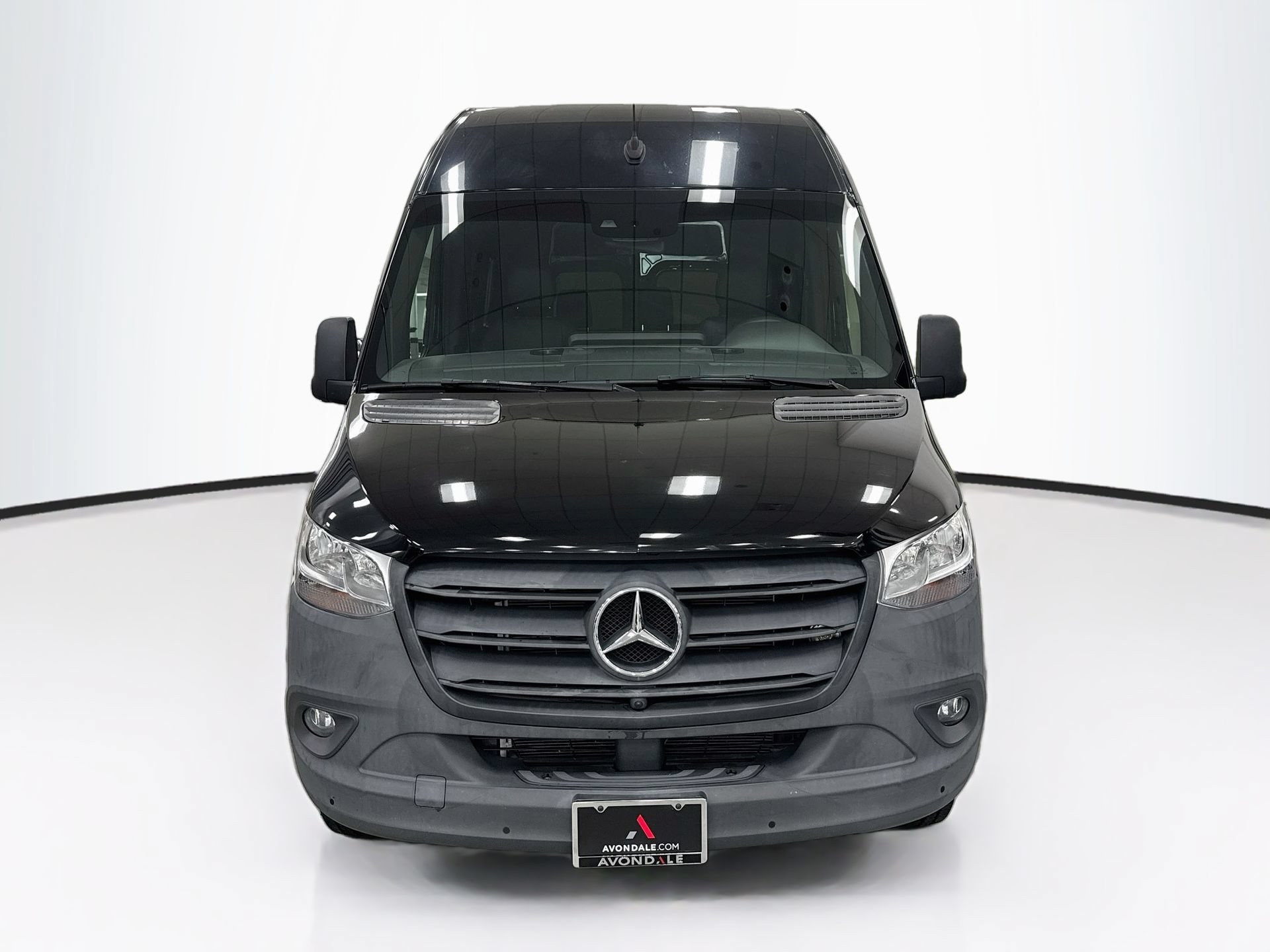 Used 2023 Mercedes-Benz Sprinter 2500 image 2