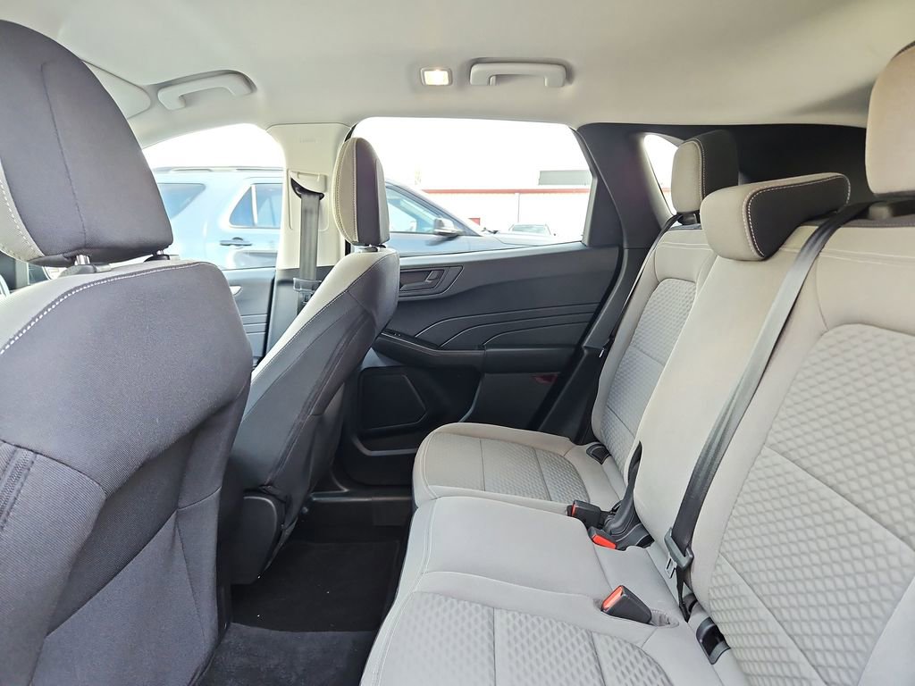 Used 2022 Ford Escape SE image 27