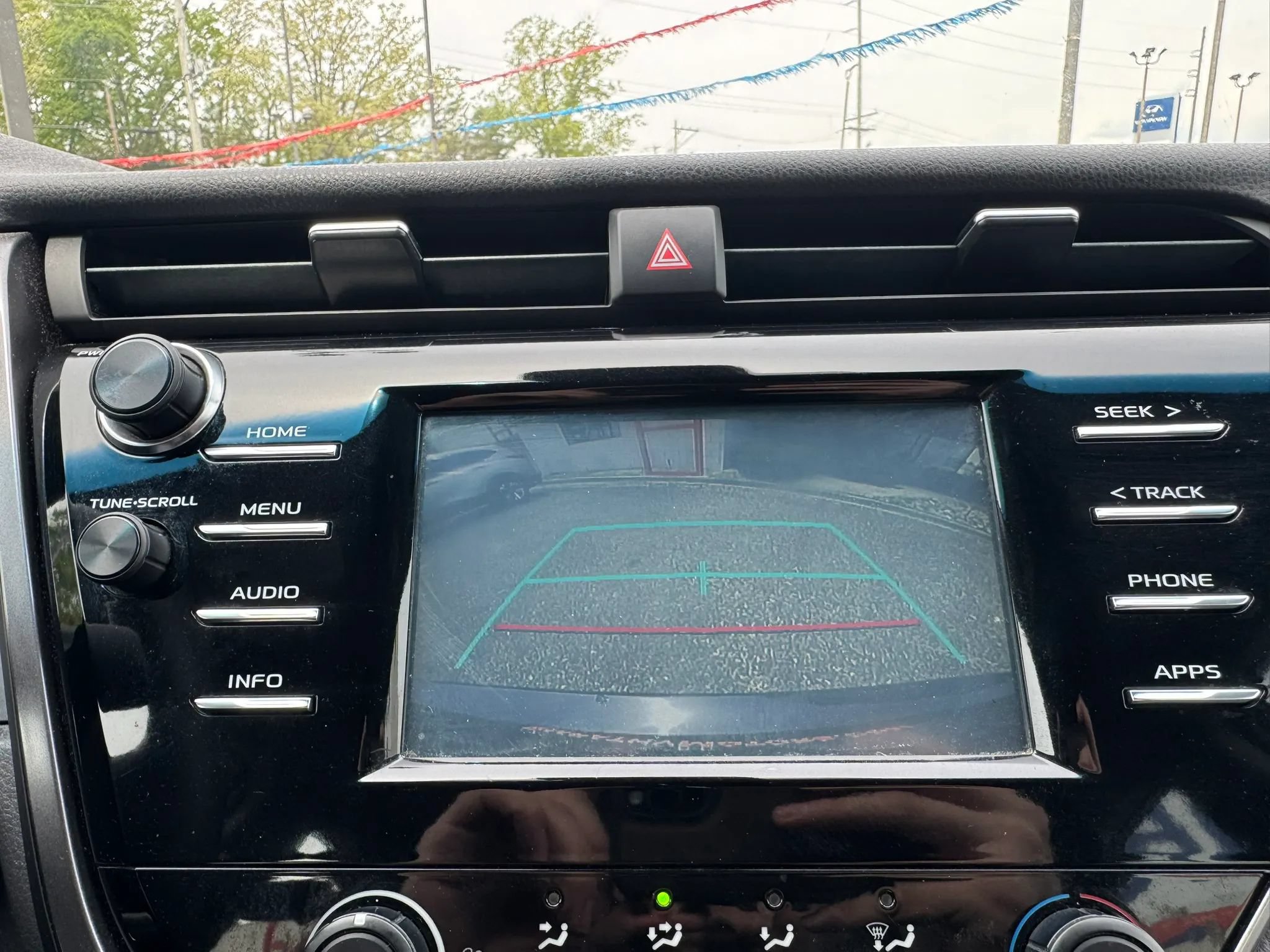 Used 2018 Toyota Camry LE FWD image 27
