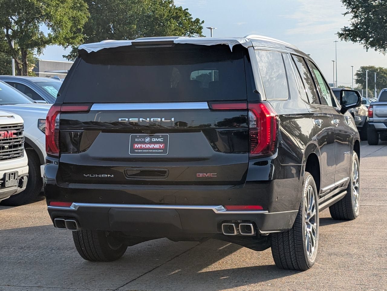 New 2026 GMC Yukon Denali w/ Sun & Power Step Package AWD/4WD image 4