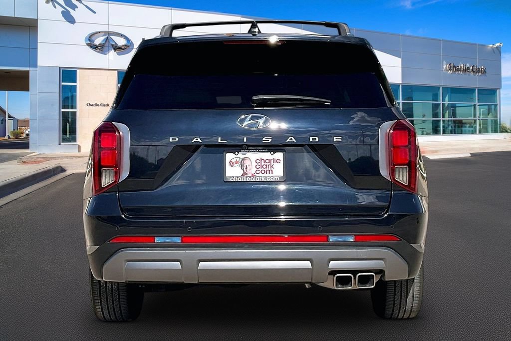 Used 2024 Hyundai Palisade SEL w/ Premium Package FWD image 4