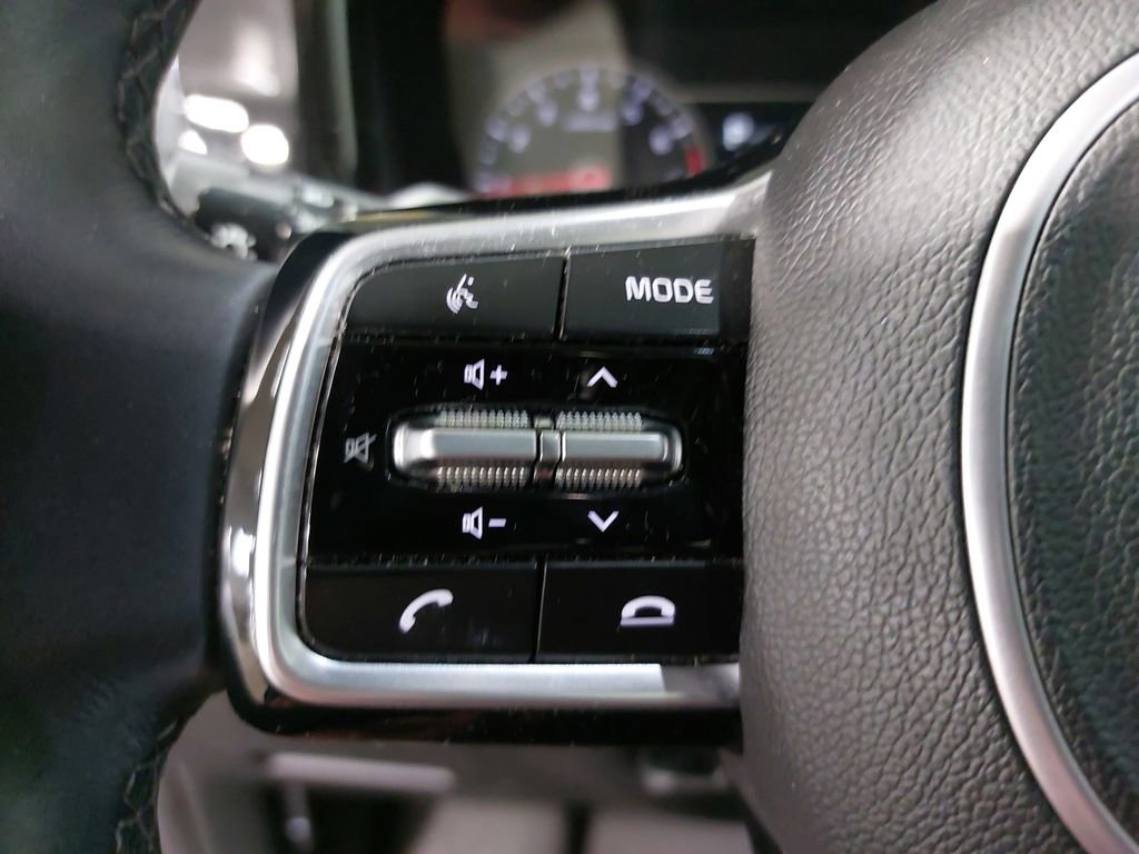 Used 2023 Kia Sorento X-Line EX image 18