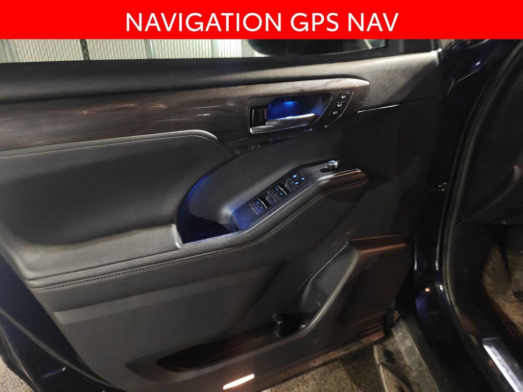 Used 2022 Toyota Highlander Platinum image 5