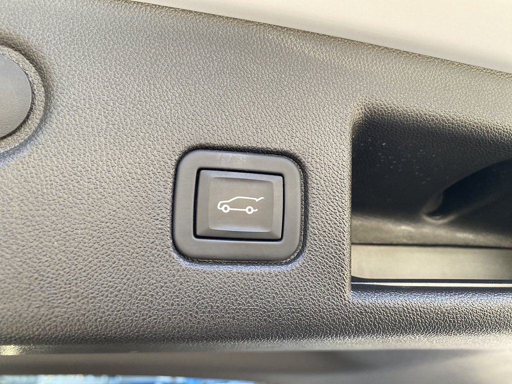 Certified 2024 Chevrolet Equinox Premier AWD/4WD image 13