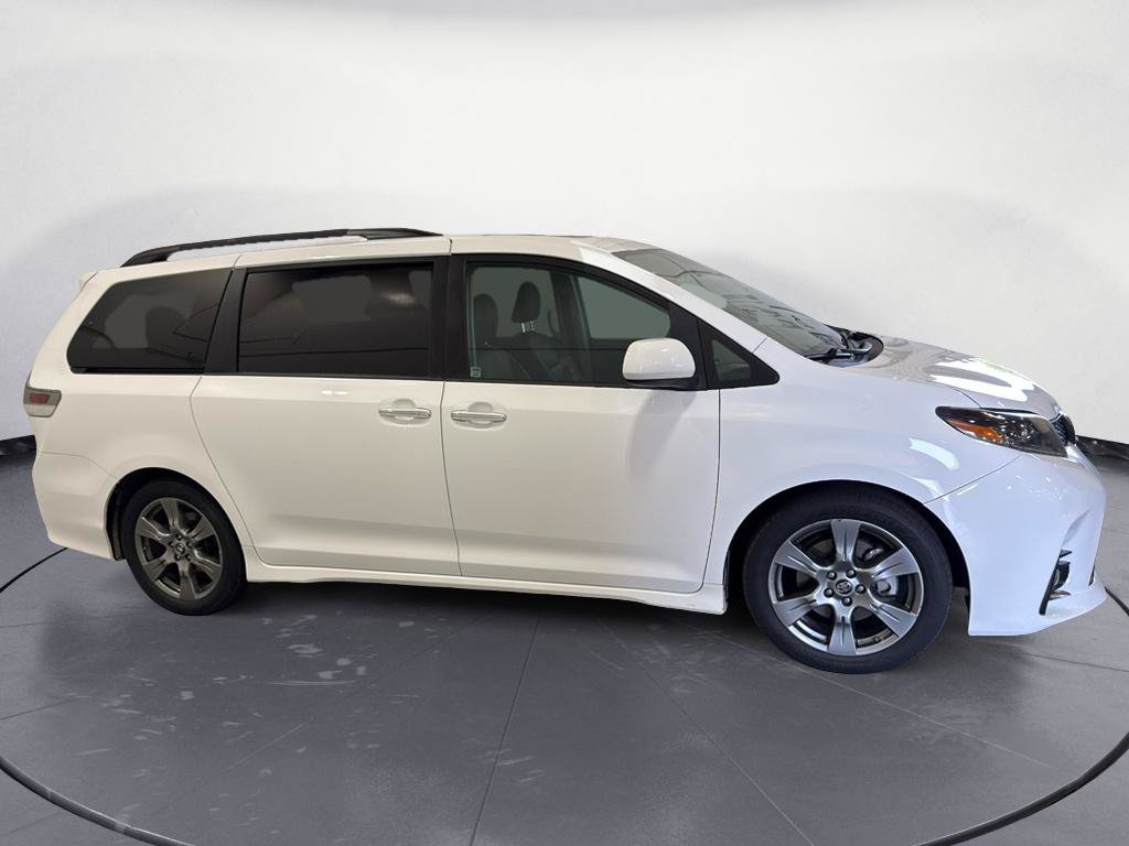 Used 2018 Toyota Sienna SE Premium FWD image 5