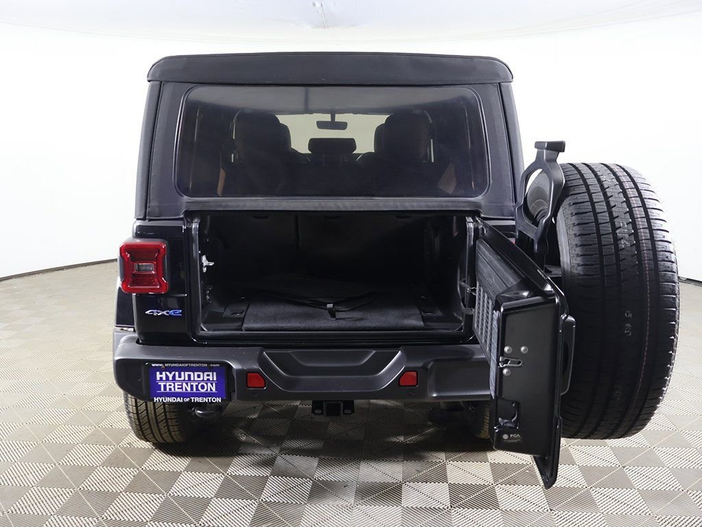 Used 2021 Jeep Wrangler Unlimited Sahara w/ Cold Weather Group AWD/4WD image 14