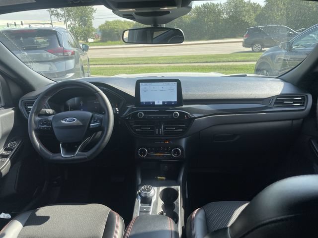 Used 2025 Ford Escape ST-Line Select AWD/4WD image 38