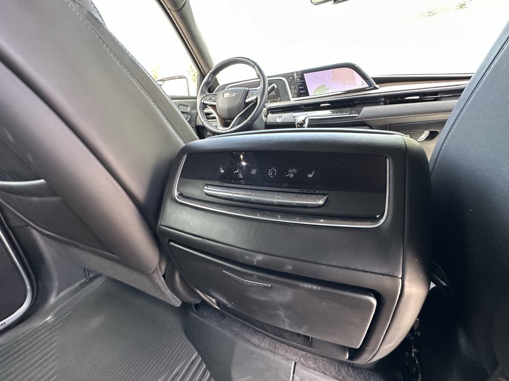 Certified 2023 Cadillac Escalade Sport Platinum w/ LPO, ONYX Package image 18