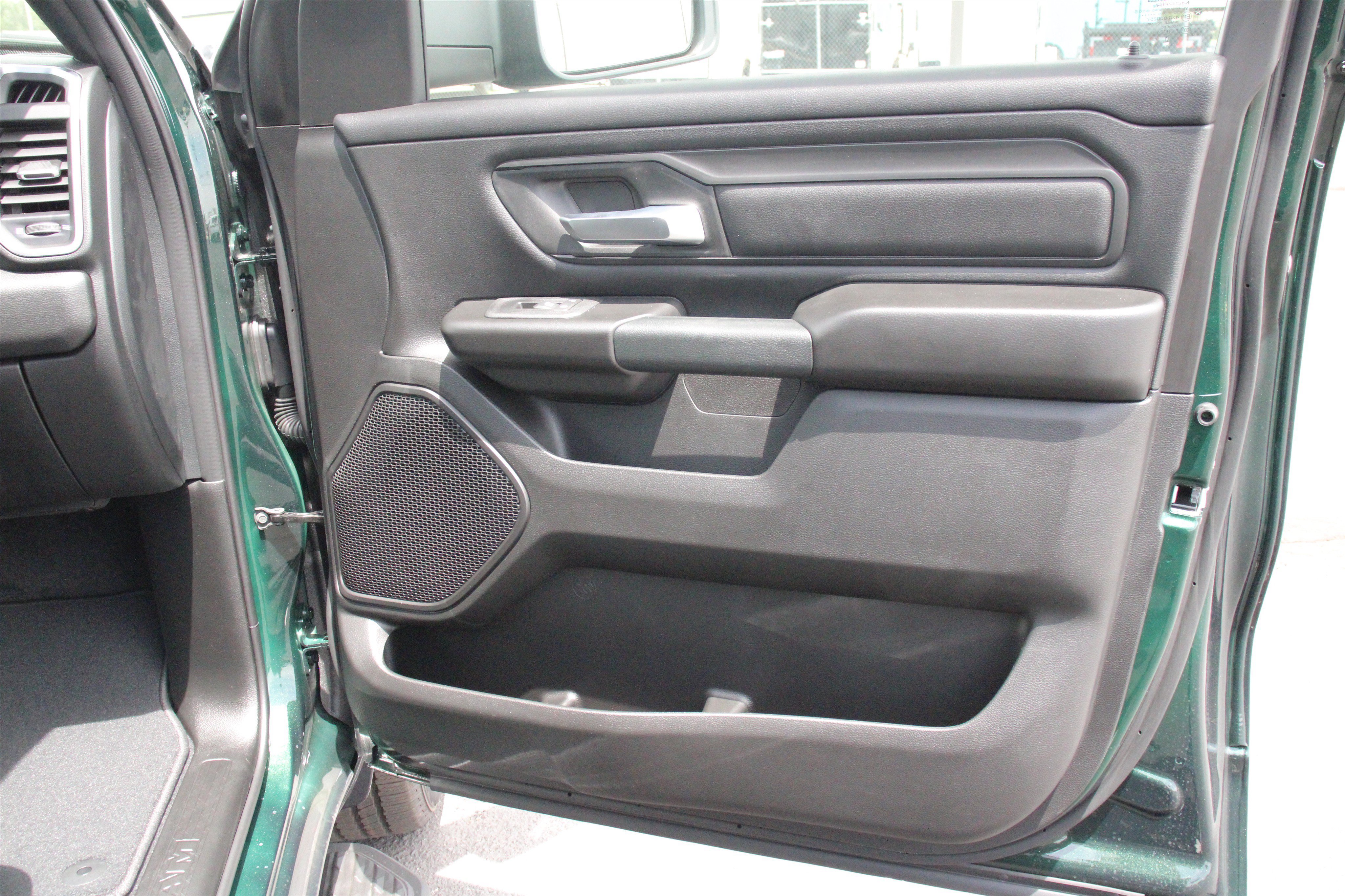New 2026 RAM 1500 Express AWD/4WD image 30