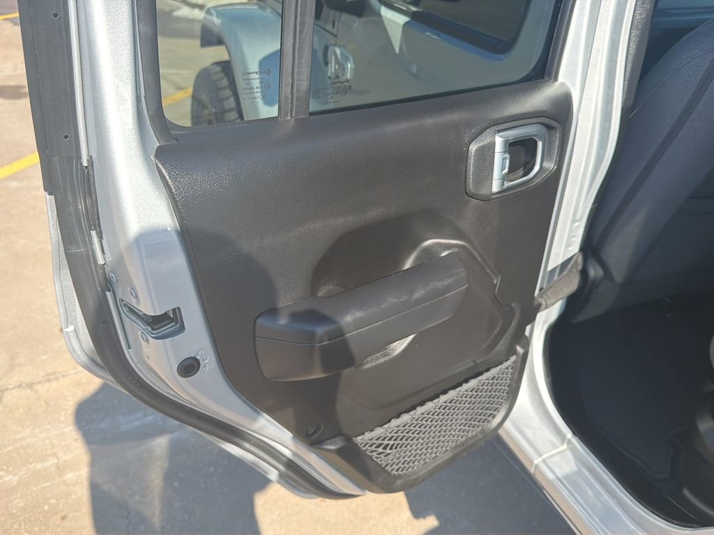 Used 2024 Jeep Wrangler Unlimited w/ Convenience Group AWD/4WD image 14