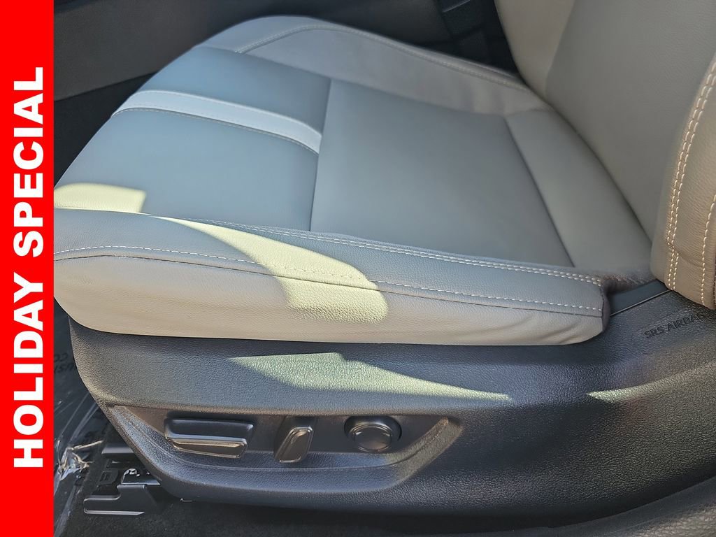 Used 2025 Toyota Camry SE image 27