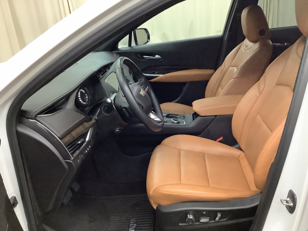 Used 2023 Cadillac XT4 Premium Luxury image 15
