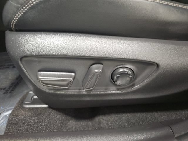 Used 2020 Toyota RAV4 Limited AWD/4WD image 16