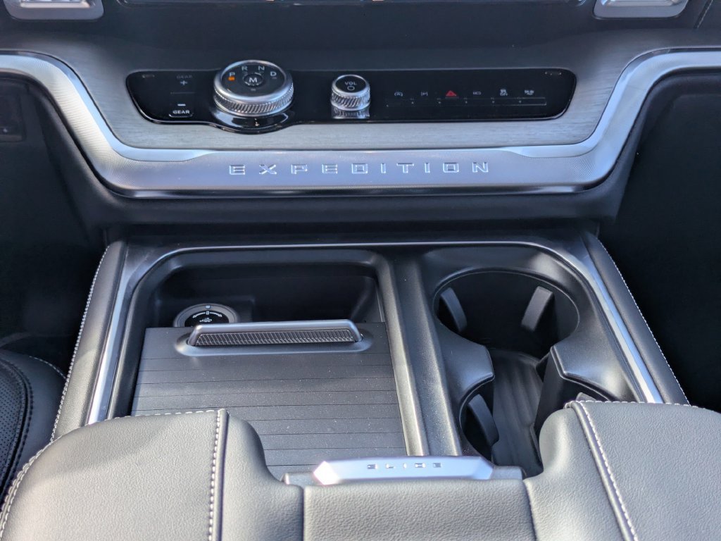New 2027 Ford Expedition Max Platinum w/ Driver's Package RWD image 22