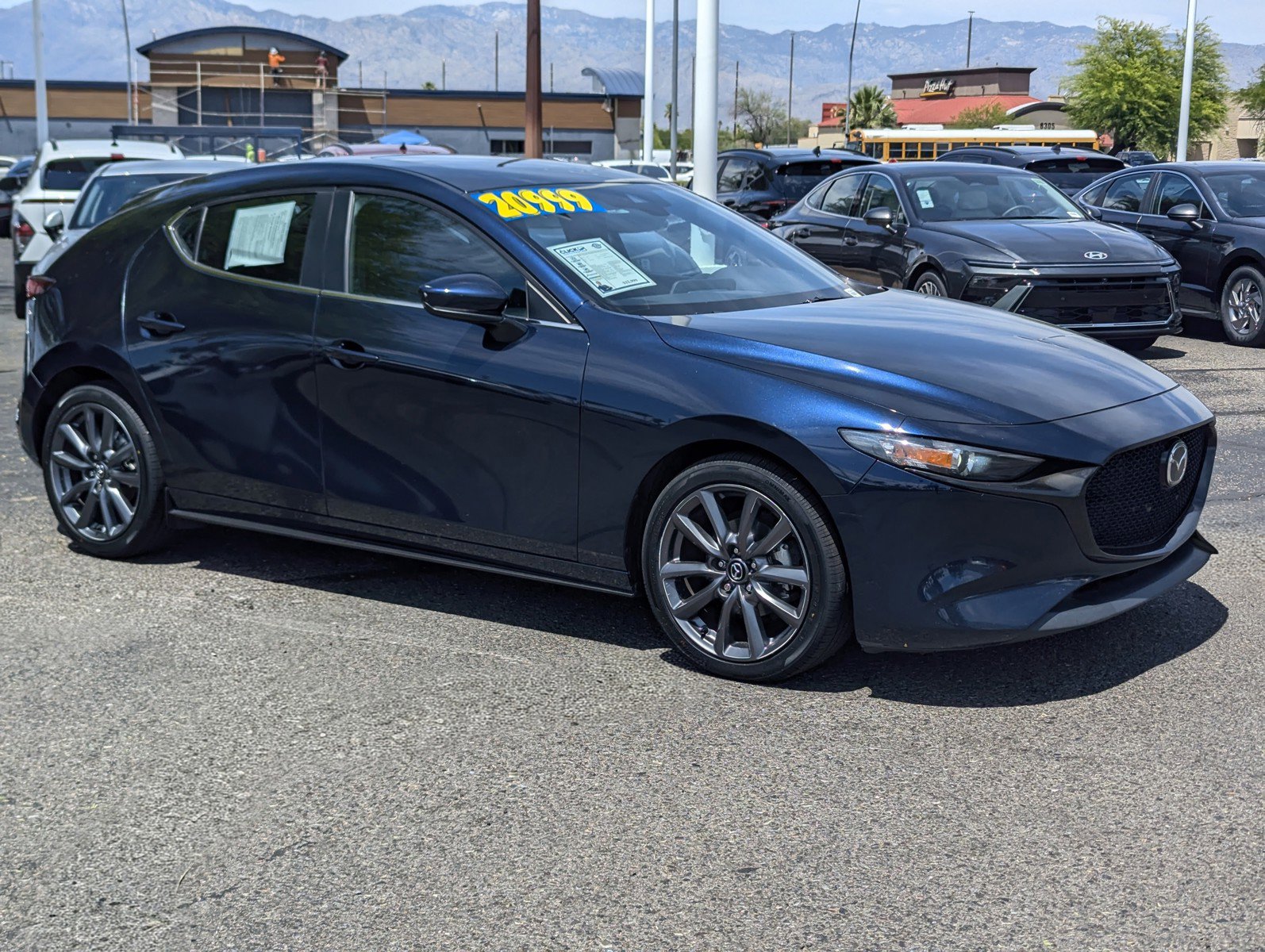 Used 2022 MAZDA MAZDA3 s FWD image 1