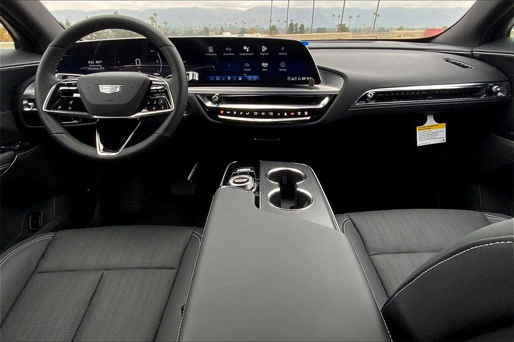 Used 2025 Cadillac Lyriq Sport image 7