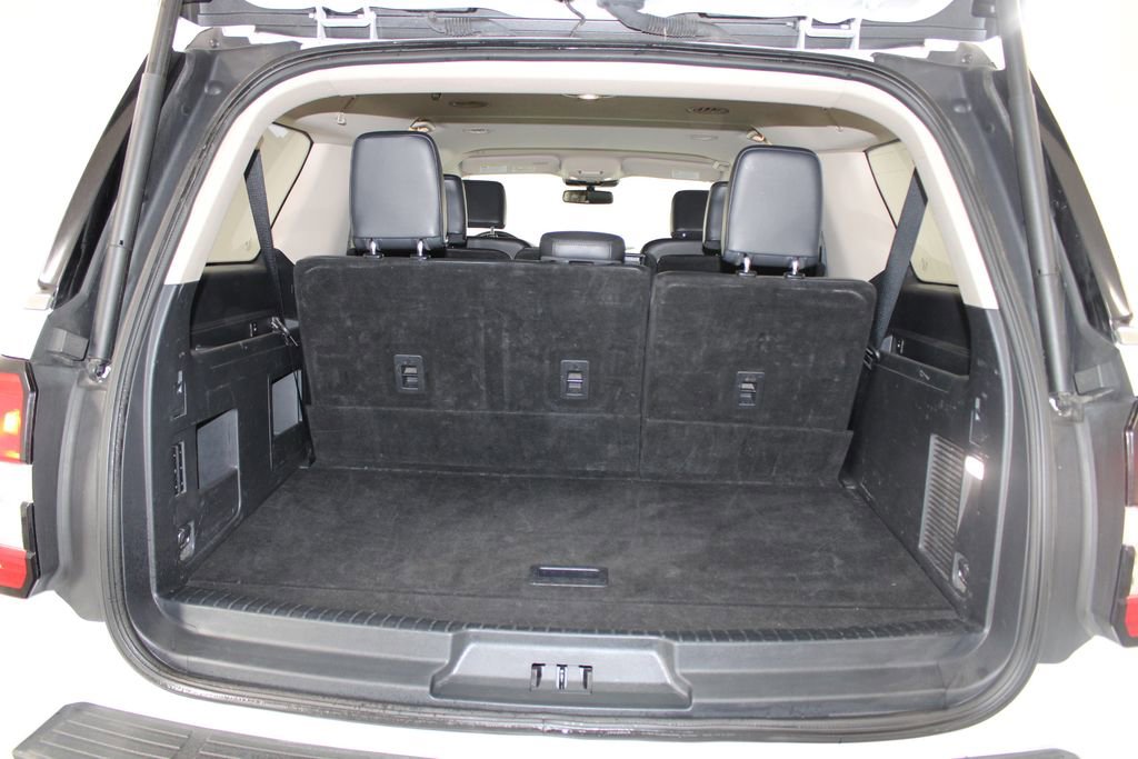 Used 2024 Ford Expedition Max XLT image 16