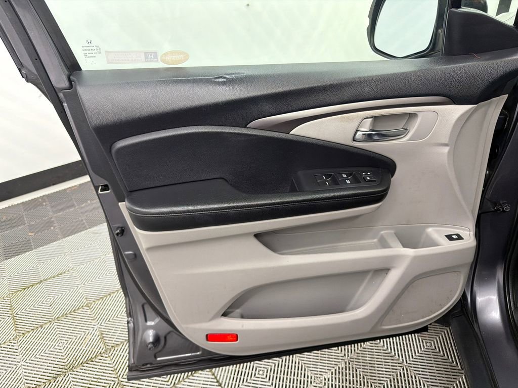 Used 2019 Honda Ridgeline RTL-T image 11