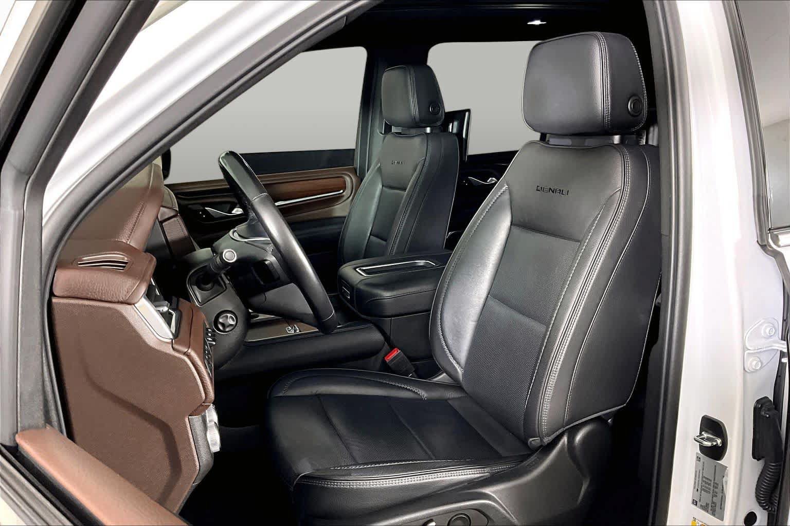 Used 2022 GMC Yukon Denali AWD/4WD image 8