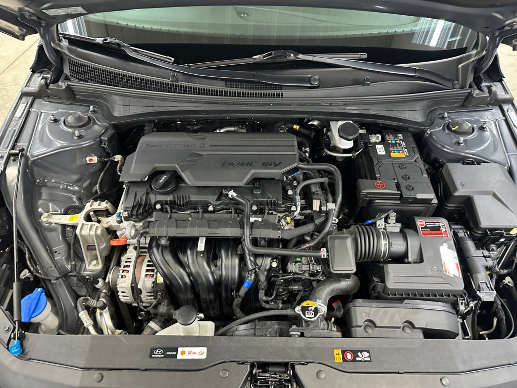 Used 2023 Hyundai Elantra SE image 32