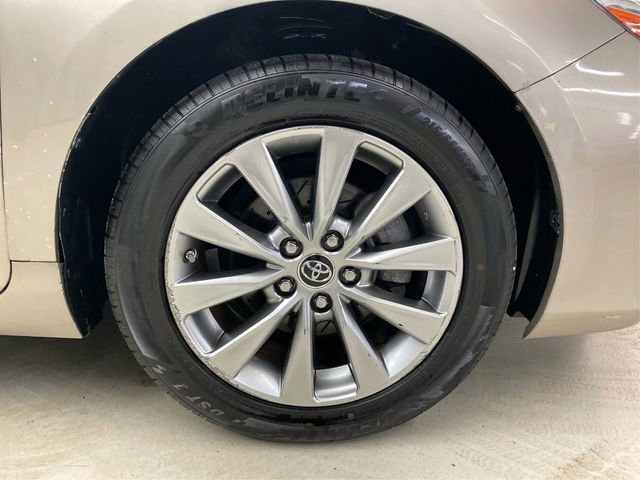 Used 2015 Toyota Camry XLE image 16