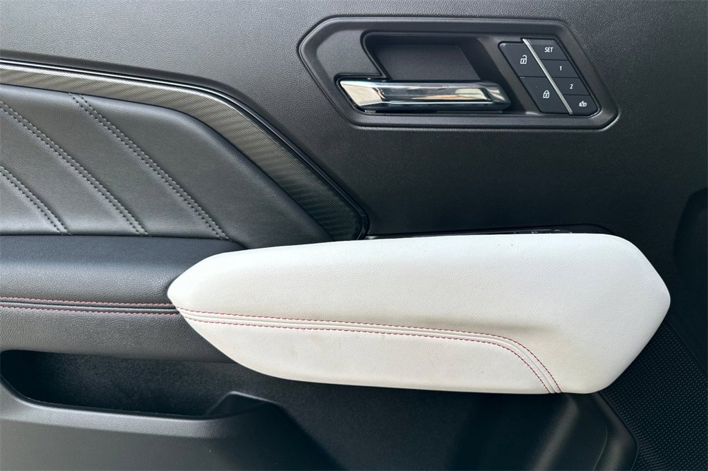 Used 2024 GMC Canyon AT4X image 12