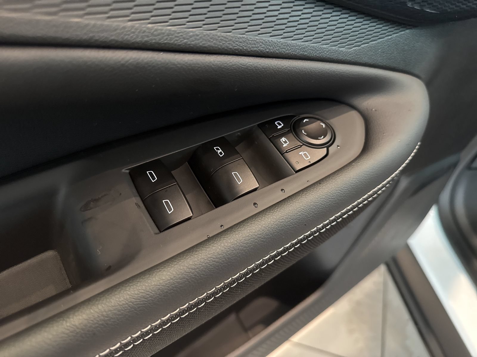 New 2026 Chevrolet Blazer EV LT AWD/4WD image 15