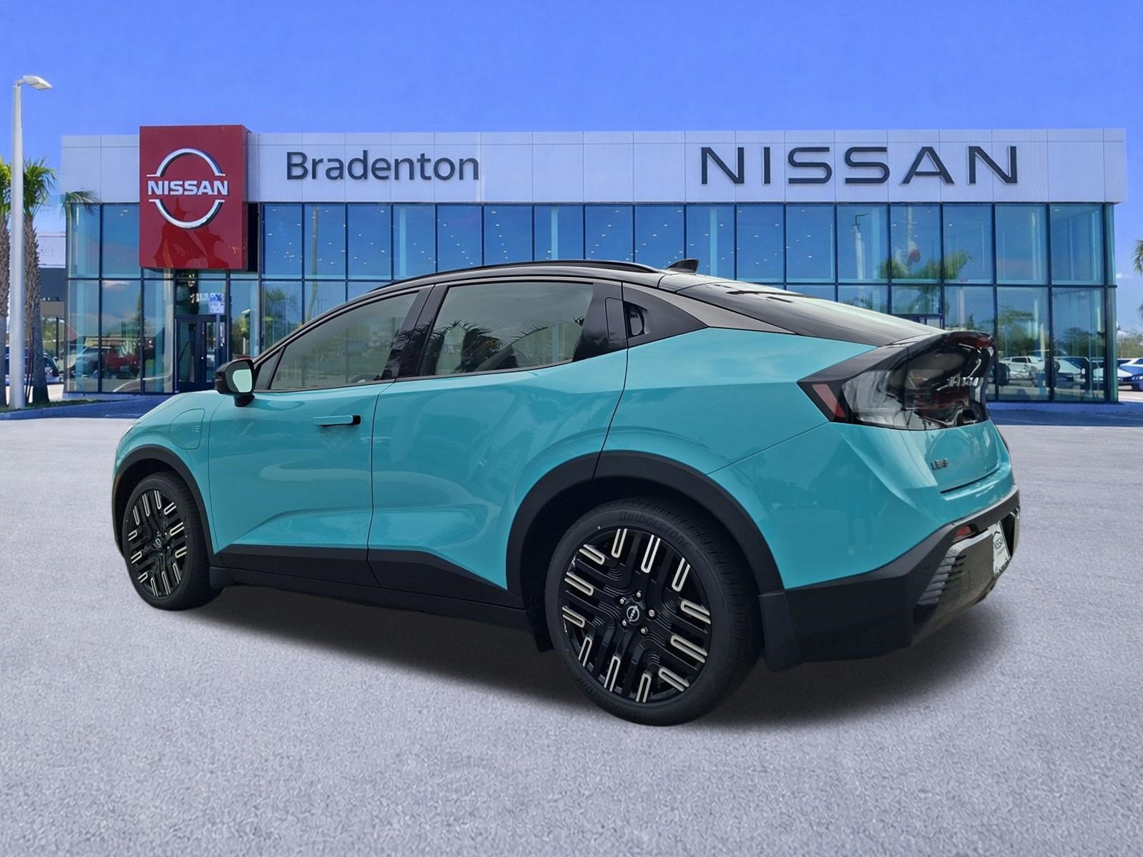New 2026 Nissan Leaf Platinum+ w/ Cargo Package (Platinum+) FWD image 4